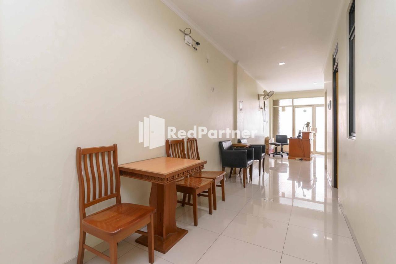 Jo Residence Syariah Redpartner Jakarta Exterior foto